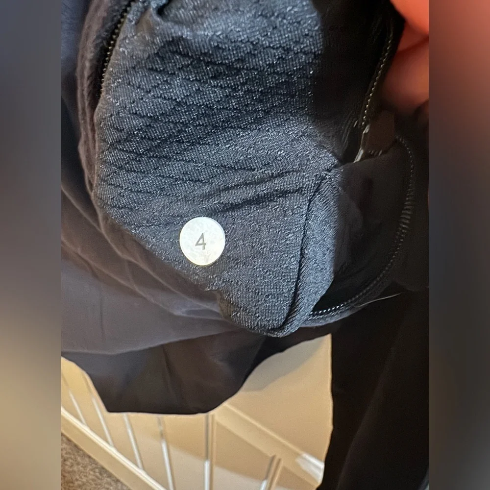Lululemon Think Fast Half Zip Pullover Black / Parallel Stripe Black White - Picture 6 of 6